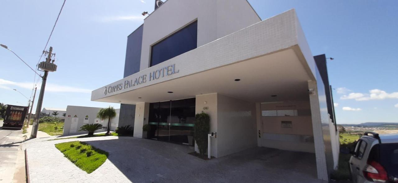 Guines Palace Hotel 帕特罗西尼乌 外观 照片